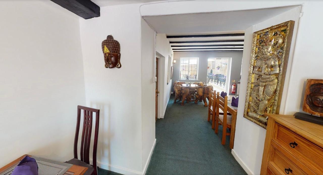 Siam Cottage Guesthouse Over 300 Years Old With Thai Restaurant Moreton-in-Marsh 外观 照片
