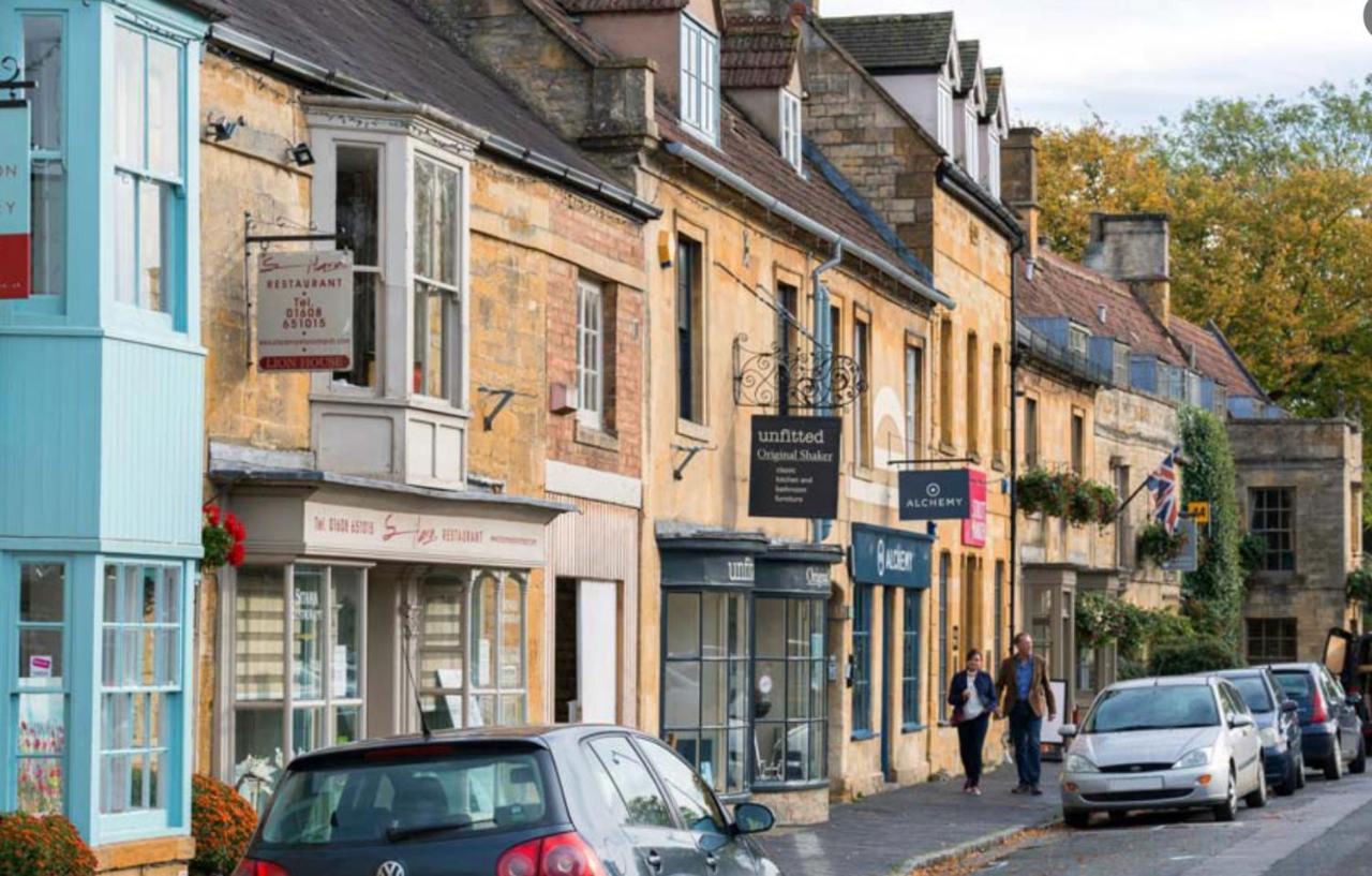 Siam Cottage Guesthouse Over 300 Years Old With Thai Restaurant Moreton-in-Marsh 外观 照片