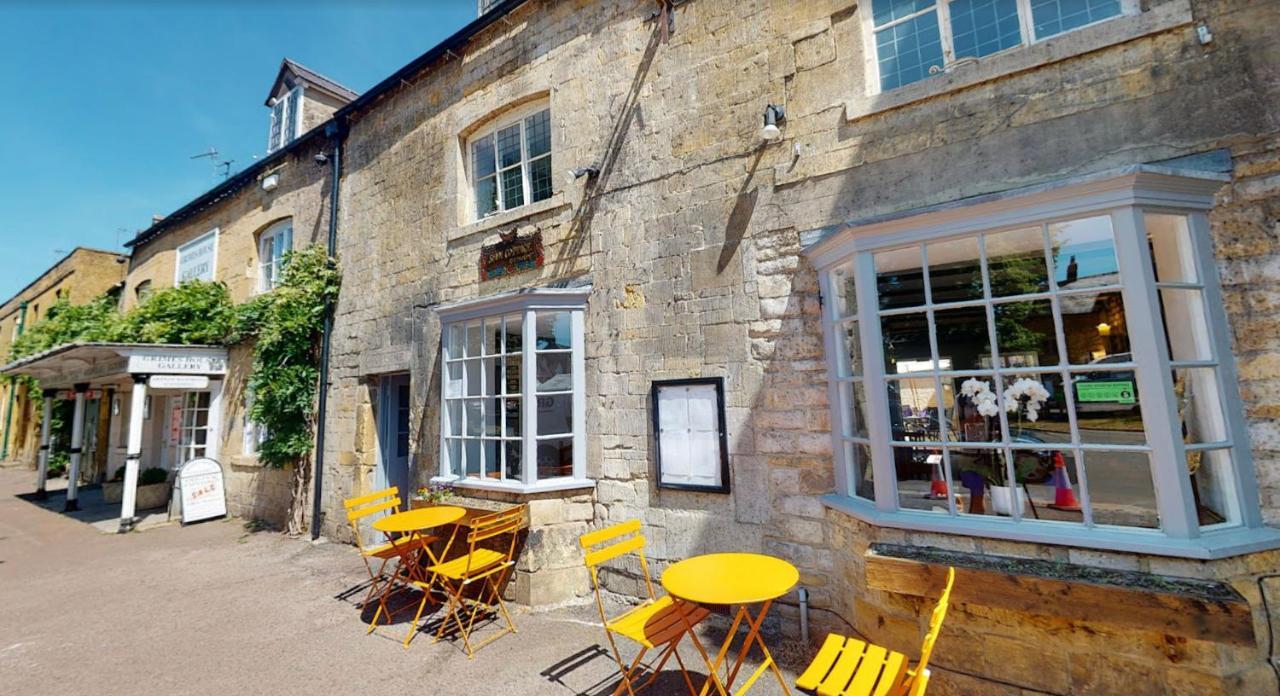 Siam Cottage Guesthouse Over 300 Years Old With Thai Restaurant Moreton-in-Marsh 外观 照片