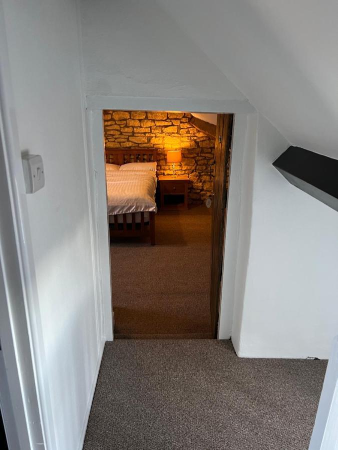 Siam Cottage Guesthouse Over 300 Years Old With Thai Restaurant Moreton-in-Marsh 外观 照片