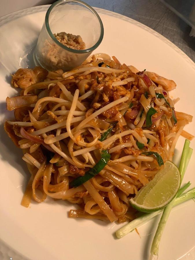 Siam Cottage Guesthouse Over 300 Years Old With Thai Restaurant Moreton-in-Marsh 外观 照片