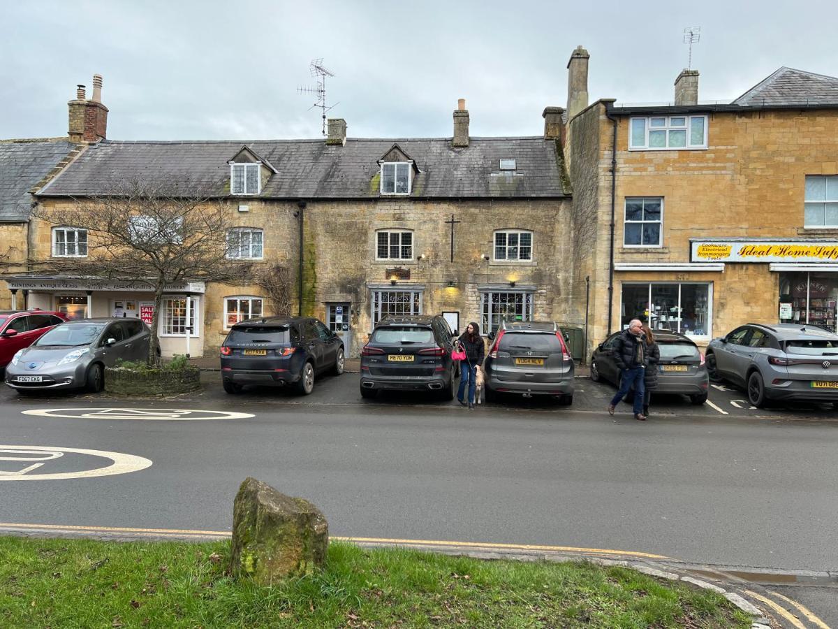 Siam Cottage Guesthouse Over 300 Years Old With Thai Restaurant Moreton-in-Marsh 外观 照片