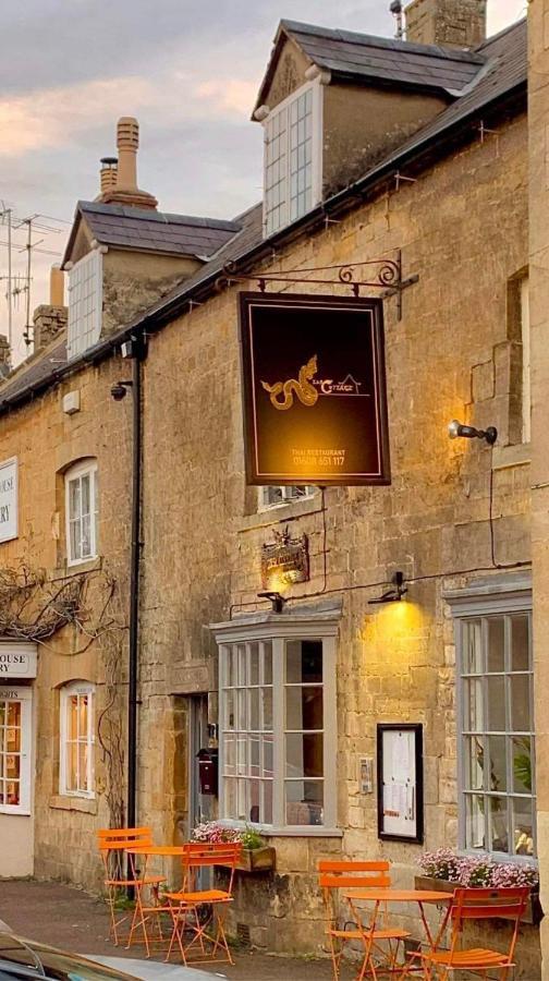 Siam Cottage Guesthouse Over 300 Years Old With Thai Restaurant Moreton-in-Marsh 外观 照片